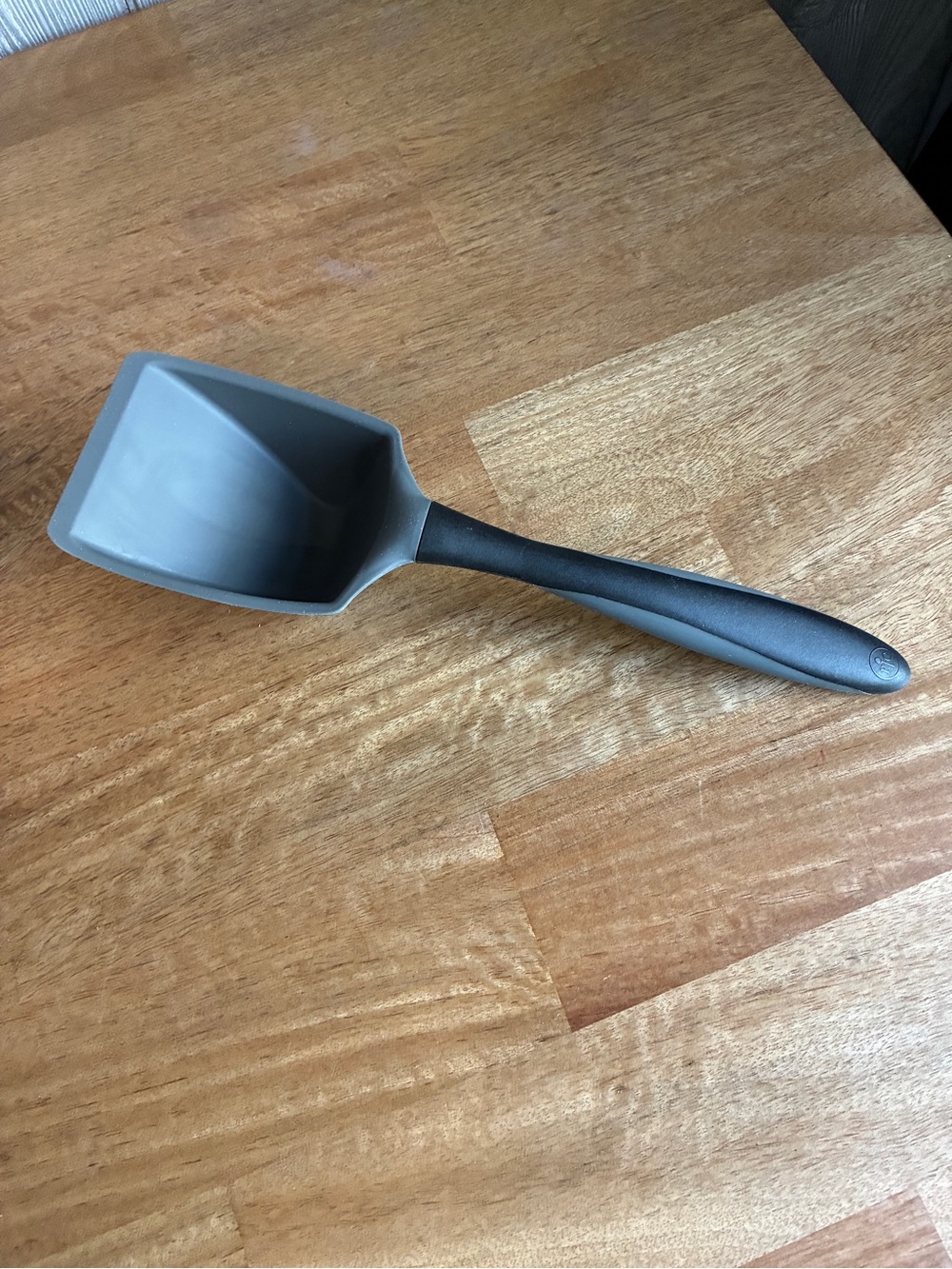 Pampered Chef SILICONE SCOOP & SERVE SPATULA - Heat Safe - Strong - Comfy